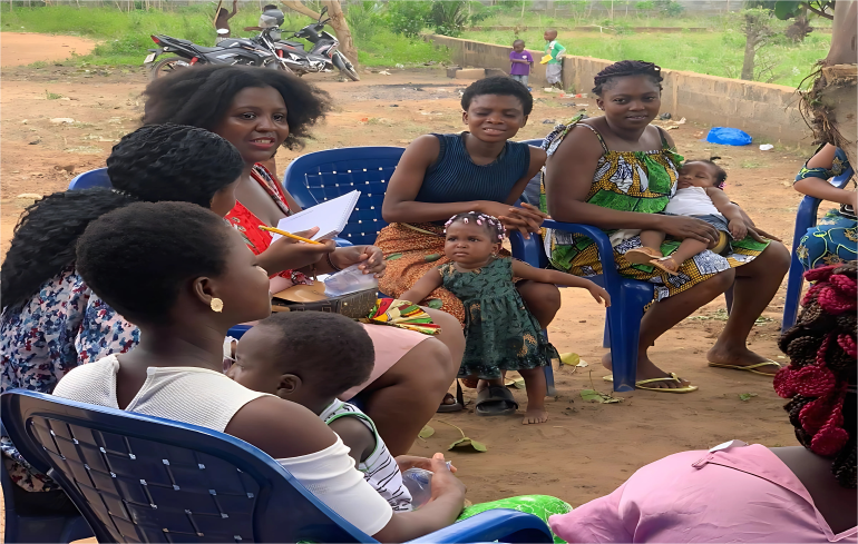 Rencontre  avec les femmes du quartier de Nanegbé à Lomé, lors d’un événement organisé par SOS Impact International, le samedi 23 mars 2024, pendant le séjour au Togo.